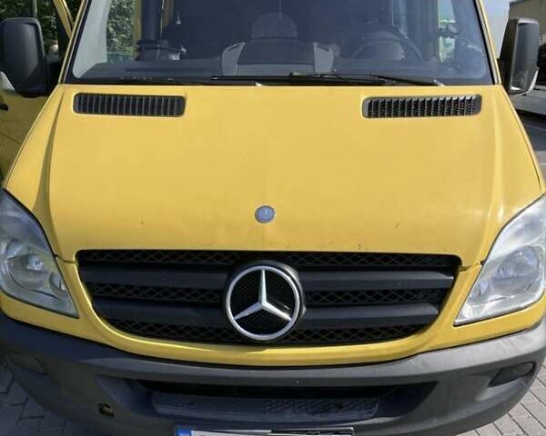 Желтый Мерседес Sprinter, объемом двигателя 3.22 л и пробегом 5 тыс. км за 11500 $, фото 1 на Automoto.ua