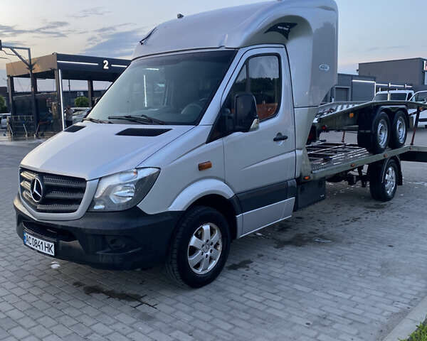 Серый Мерседес Sprinter, объемом двигателя 2.15 л и пробегом 724 тыс. км за 15999 $, фото 1 на Automoto.ua