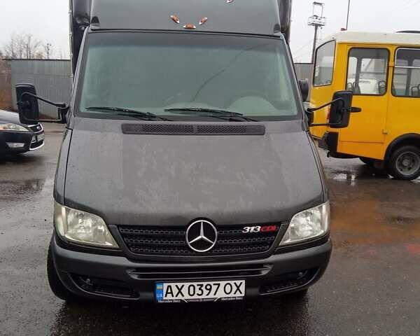 Серый Мерседес Sprinter, объемом двигателя 2.1 л и пробегом 340 тыс. км за 13500 $, фото 1 на Automoto.ua