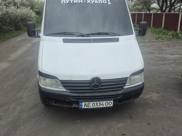 Серый Мерседес Sprinter, объемом двигателя 2.2 л и пробегом 300 тыс. км за 6400 $, фото 1 на Automoto.ua