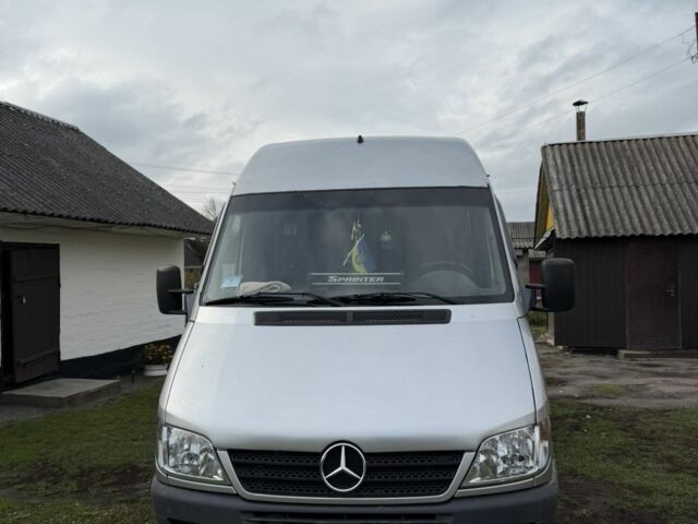 Серый Мерседес Sprinter, объемом двигателя 2.1 л и пробегом 720 тыс. км за 8702 $, фото 1 на Automoto.ua