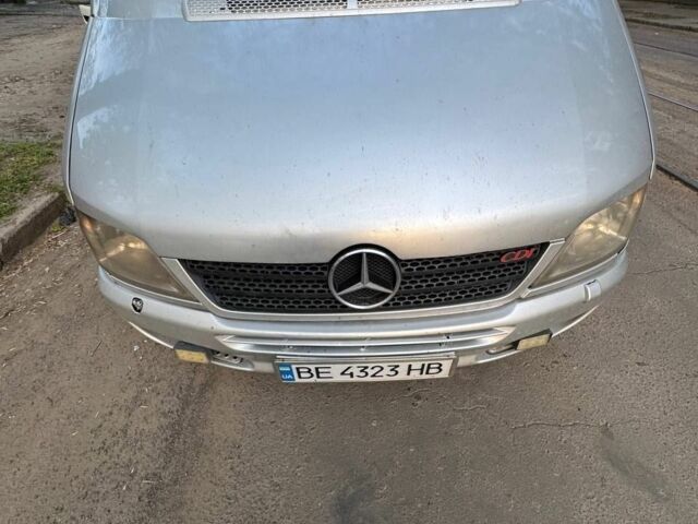 Серый Мерседес Sprinter, объемом двигателя 2.7 л и пробегом 300 тыс. км за 11416 $, фото 1 на Automoto.ua