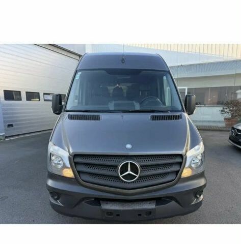 Серый Мерседес Sprinter, объемом двигателя 2.1 л и пробегом 329 тыс. км за 25037 $, фото 1 на Automoto.ua