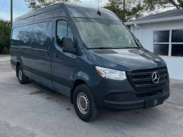 Серый Мерседес Sprinter, объемом двигателя 3 л и пробегом 30 тыс. км за 12700 $, фото 1 на Automoto.ua