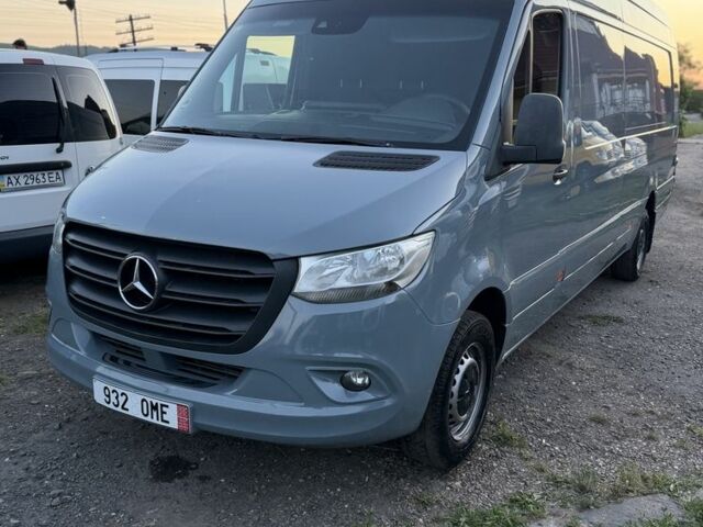 Серый Мерседес Sprinter, объемом двигателя 2.2 л и пробегом 400 тыс. км за 29500 $, фото 1 на Automoto.ua