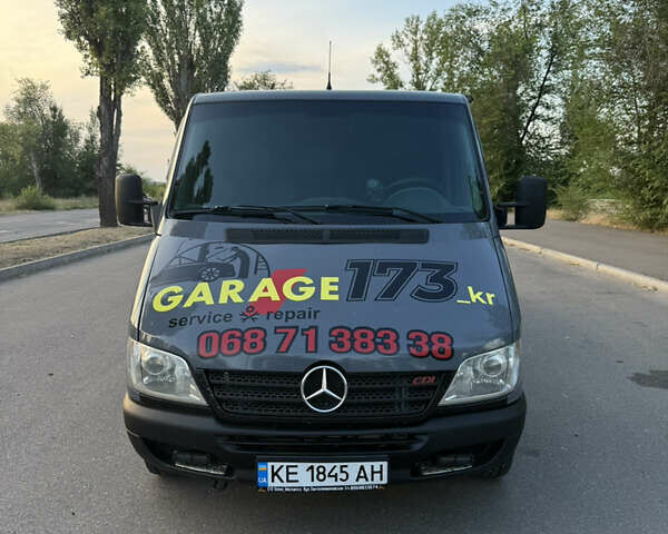 Серый Мерседес Sprinter, объемом двигателя 2.69 л и пробегом 370 тыс. км за 13500 $, фото 1 на Automoto.ua