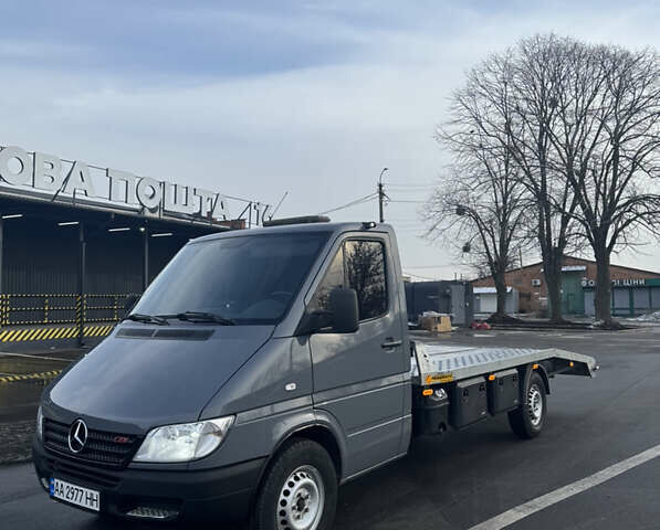 Сірий Мерседес Sprinter, об'ємом двигуна 2.69 л та пробігом 500 тис. км за 17999 $, фото 1 на Automoto.ua