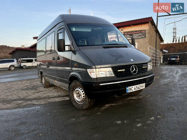 Серый Мерседес Sprinter, объемом двигателя 2.3 л и пробегом 600 тыс. км за 4500 $, фото 1 на Automoto.ua