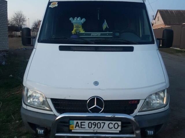 Серый Мерседес Sprinter, объемом двигателя 2.1 л и пробегом 580 тыс. км за 7500 $, фото 1 на Automoto.ua