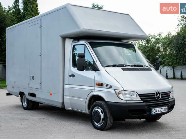 Серый Мерседес Sprinter, объемом двигателя 2.7 л и пробегом 320 тыс. км за 16550 $, фото 1 на Automoto.ua