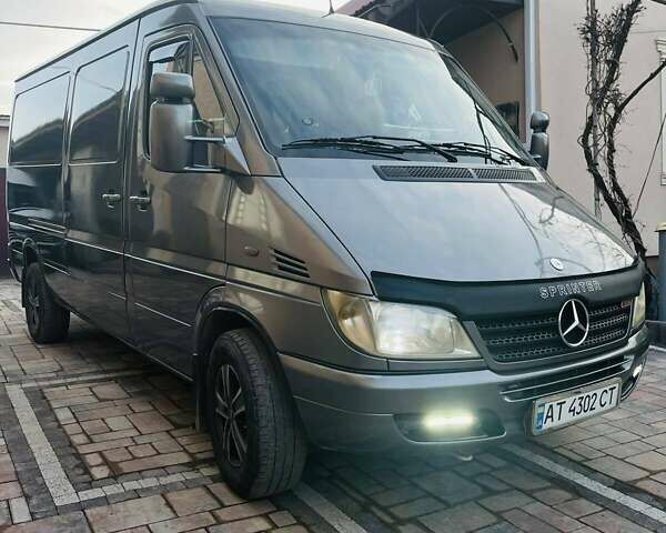 Сірий Мерседес Sprinter, об'ємом двигуна 2.15 л та пробігом 340 тис. км за 6999 $, фото 1 на Automoto.ua