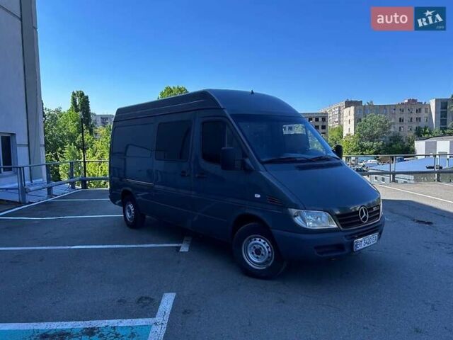 Серый Мерседес Sprinter, объемом двигателя 2.15 л и пробегом 410 тыс. км за 10000 $, фото 1 на Automoto.ua