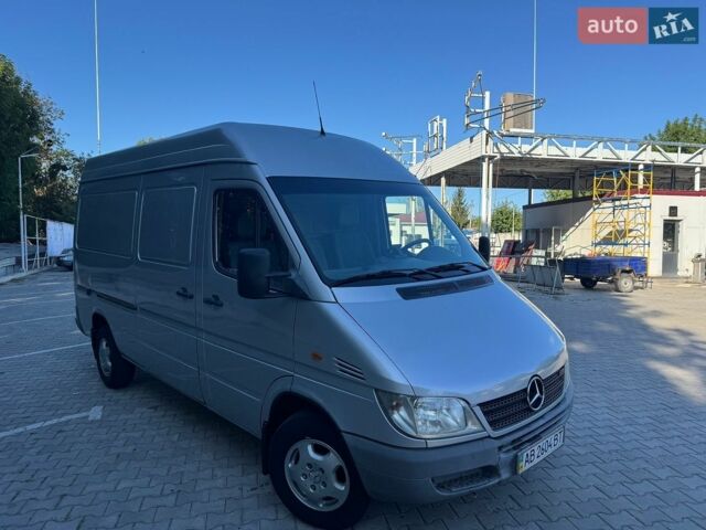 Серый Мерседес Sprinter, объемом двигателя 2.15 л и пробегом 420 тыс. км за 8800 $, фото 1 на Automoto.ua