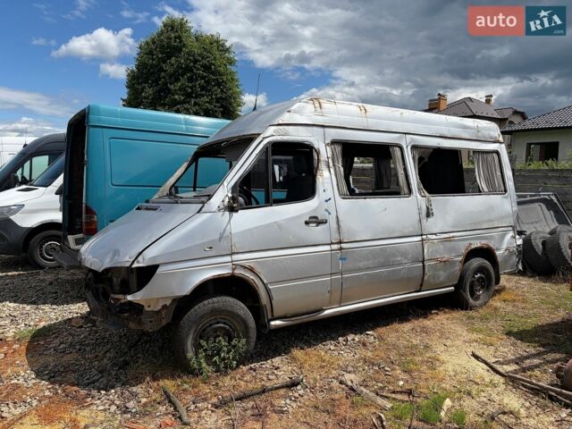 Серый Мерседес Sprinter, объемом двигателя 2.7 л и пробегом 350 тыс. км за 1800 $, фото 1 на Automoto.ua