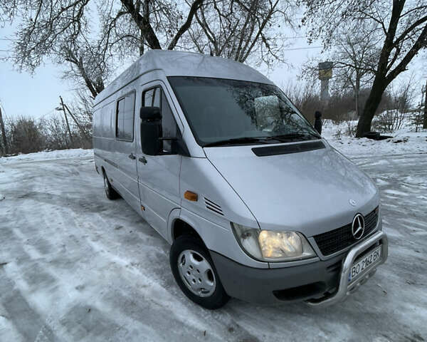 Серый Мерседес Sprinter, объемом двигателя 0 л и пробегом 392 тыс. км за 12000 $, фото 1 на Automoto.ua