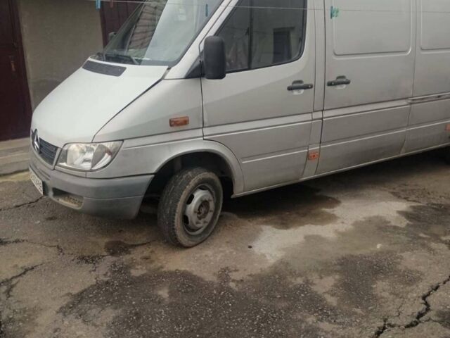 Серый Мерседес Sprinter, объемом двигателя 2.69 л и пробегом 470 тыс. км за 10000 $, фото 1 на Automoto.ua