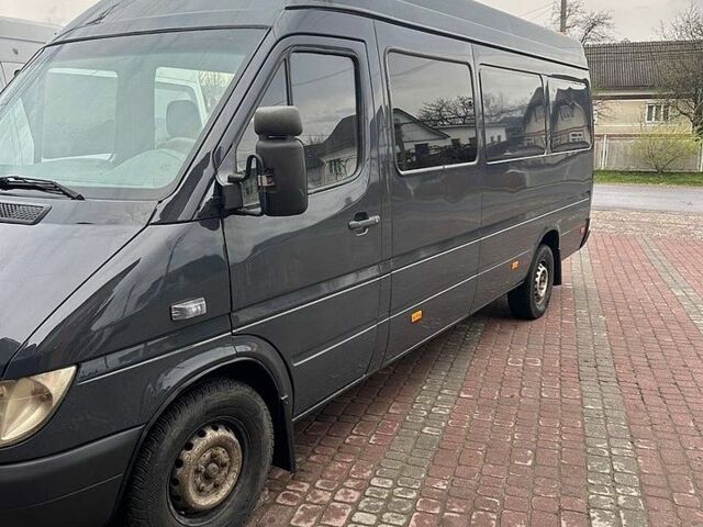 Серый Мерседес Sprinter, объемом двигателя 2.15 л и пробегом 250 тыс. км за 9300 $, фото 1 на Automoto.ua