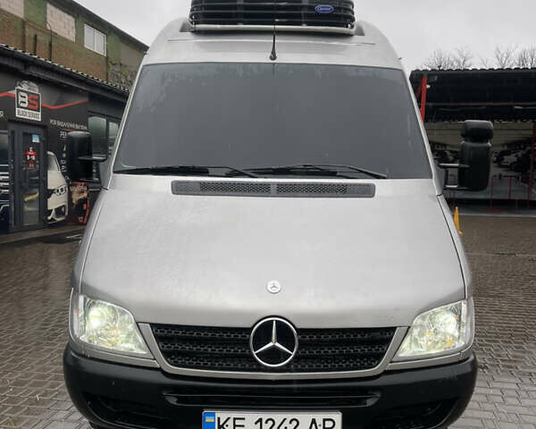 Серый Мерседес Sprinter, объемом двигателя 2.69 л и пробегом 612 тыс. км за 18999 $, фото 1 на Automoto.ua