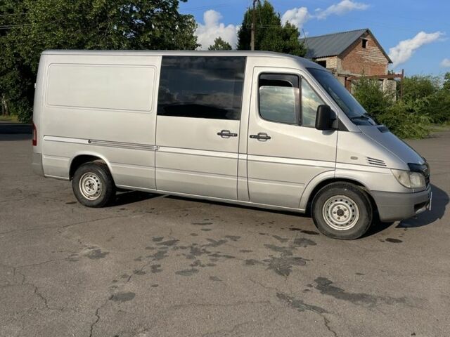 Серый Мерседес Sprinter, объемом двигателя 2.7 л и пробегом 460 тыс. км за 10000 $, фото 1 на Automoto.ua