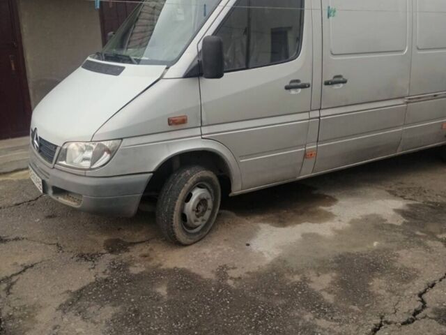 Серый Мерседес Sprinter, объемом двигателя 2.69 л и пробегом 470 тыс. км за 10000 $, фото 1 на Automoto.ua