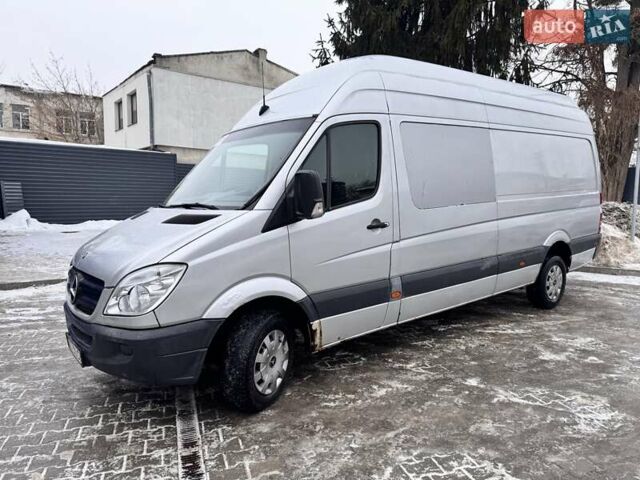 Сірий Мерседес Sprinter, об'ємом двигуна 2.15 л та пробігом 616 тис. км за 8500 $, фото 1 на Automoto.ua