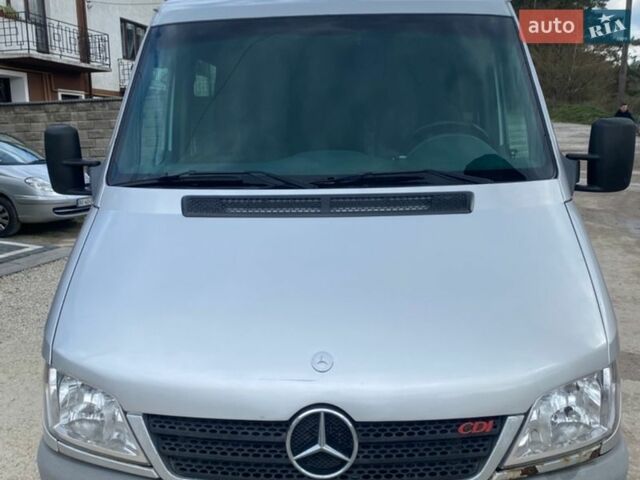 Серый Мерседес Sprinter, объемом двигателя 2.2 л и пробегом 150 тыс. км за 8600 $, фото 1 на Automoto.ua