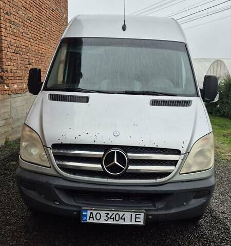 Серый Мерседес Sprinter, объемом двигателя 2.1 л и пробегом 415 тыс. км за 10000 $, фото 1 на Automoto.ua
