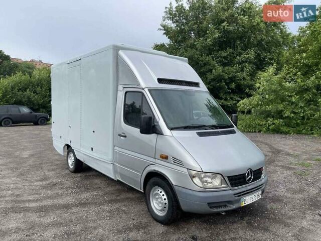 Серый Мерседес Sprinter, объемом двигателя 2.2 л и пробегом 582 тыс. км за 9500 $, фото 1 на Automoto.ua