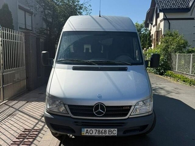 Серый Мерседес Sprinter, объемом двигателя 2.15 л и пробегом 540 тыс. км за 10200 $, фото 1 на Automoto.ua