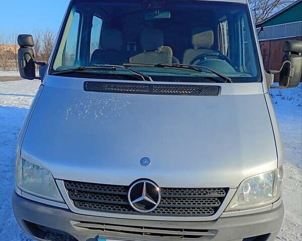 Серый Мерседес Sprinter, объемом двигателя 2.69 л и пробегом 470 тыс. км за 10200 $, фото 1 на Automoto.ua