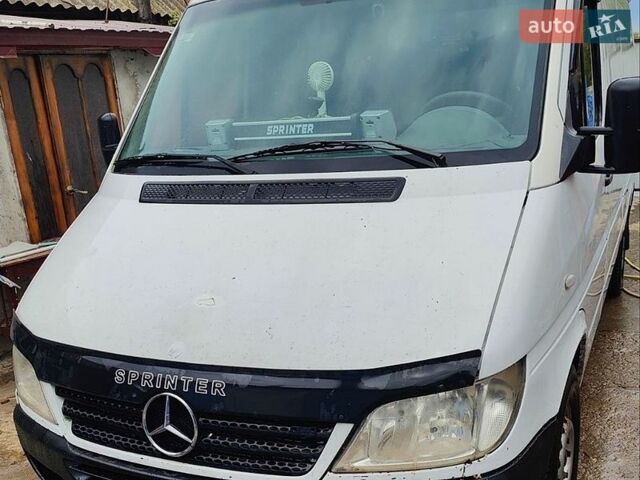 Серый Мерседес Sprinter, объемом двигателя 2.2 л и пробегом 100 тыс. км за 6500 $, фото 1 на Automoto.ua
