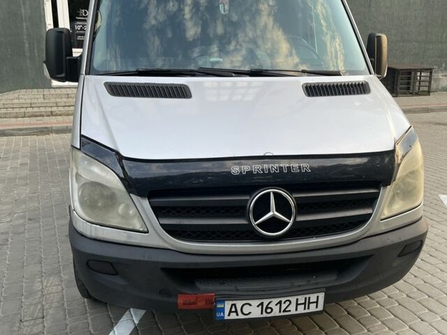 Серый Мерседес Sprinter, объемом двигателя 2.1 л и пробегом 700 тыс. км за 8500 $, фото 1 на Automoto.ua