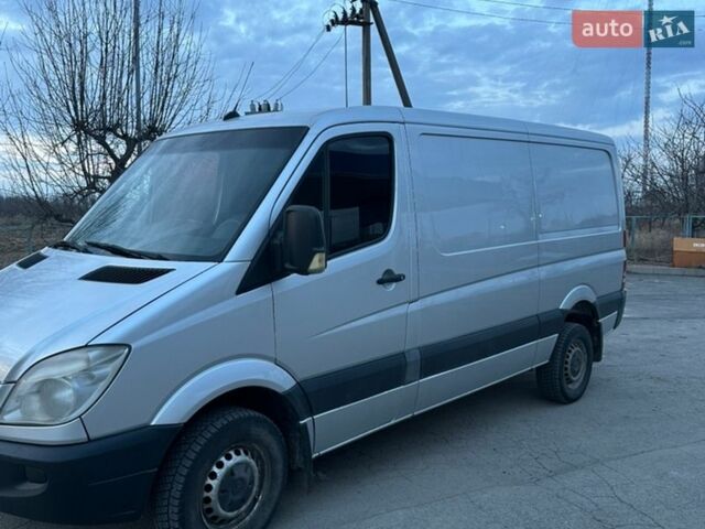 Серый Мерседес Sprinter, объемом двигателя 2.99 л и пробегом 560 тыс. км за 12000 $, фото 1 на Automoto.ua