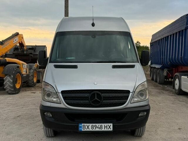 Серый Мерседес Sprinter, объемом двигателя 2.99 л и пробегом 637 тыс. км за 23000 $, фото 1 на Automoto.ua