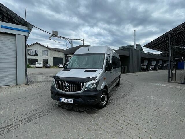 Серый Мерседес Sprinter, объемом двигателя 3 л и пробегом 487 тыс. км за 19800 $, фото 1 на Automoto.ua
