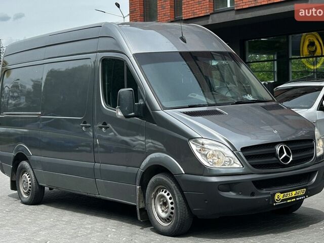 Серый Мерседес Sprinter, объемом двигателя 2.14 л и пробегом 285 тыс. км за 13900 $, фото 1 на Automoto.ua
