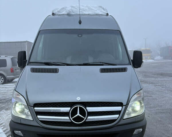 Серый Мерседес Sprinter, объемом двигателя 2.9 л и пробегом 400 тыс. км за 21500 $, фото 1 на Automoto.ua