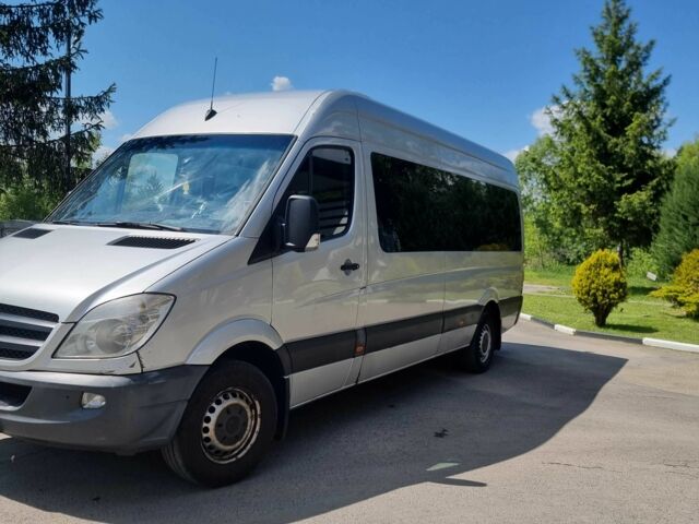 Серый Мерседес Sprinter, объемом двигателя 2.1 л и пробегом 700 тыс. км за 14000 $, фото 1 на Automoto.ua