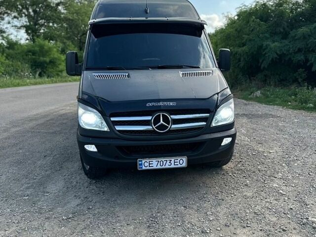 Серый Мерседес Sprinter, объемом двигателя 2.14 л и пробегом 445 тыс. км за 12500 $, фото 1 на Automoto.ua