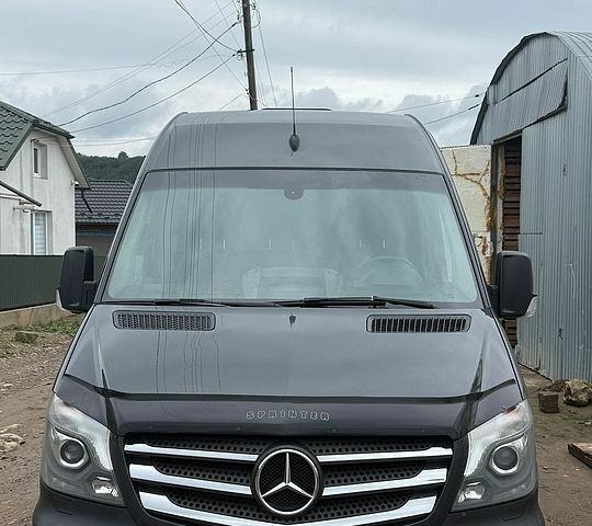Серый Мерседес Sprinter, объемом двигателя 2.1 л и пробегом 299 тыс. км за 19000 $, фото 1 на Automoto.ua