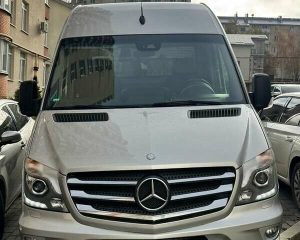 Серый Мерседес Sprinter, объемом двигателя 2.99 л и пробегом 344 тыс. км за 22000 $, фото 1 на Automoto.ua