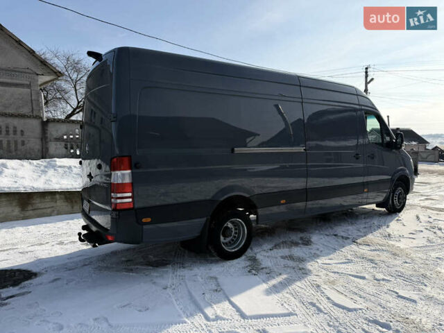 Серый Мерседес Sprinter, объемом двигателя 3 л и пробегом 200 тыс. км за 31586 $, фото 1 на Automoto.ua