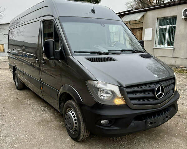Серый Мерседес Sprinter, объемом двигателя 3 л и пробегом 254 тыс. км за 33700 $, фото 1 на Automoto.ua