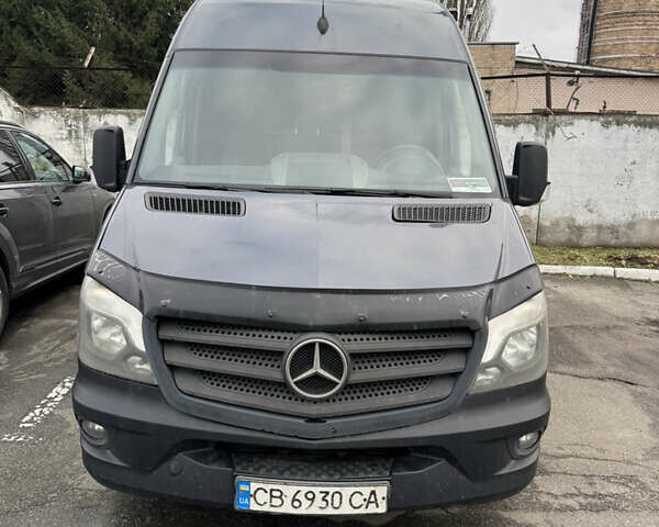 Серый Мерседес Sprinter, объемом двигателя 2.2 л и пробегом 700 тыс. км за 11000 $, фото 1 на Automoto.ua