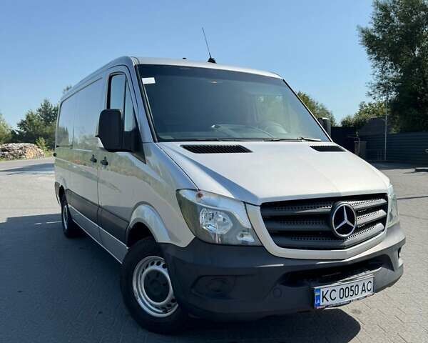 Сірий Мерседес Sprinter, об'ємом двигуна 2.14 л та пробігом 235 тис. км за 17400 $, фото 1 на Automoto.ua