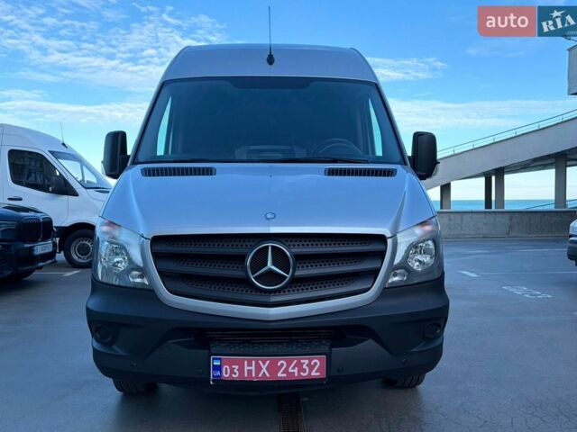 Серый Мерседес Sprinter, объемом двигателя 2.2 л и пробегом 117 тыс. км за 28500 $, фото 1 на Automoto.ua