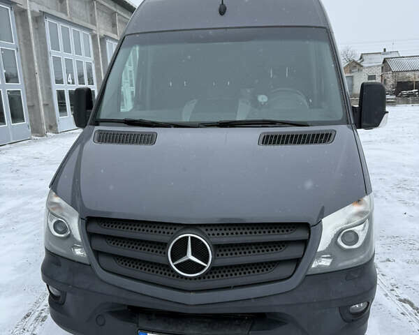 Серый Мерседес Sprinter, объемом двигателя 2.99 л и пробегом 212 тыс. км за 22500 $, фото 1 на Automoto.ua