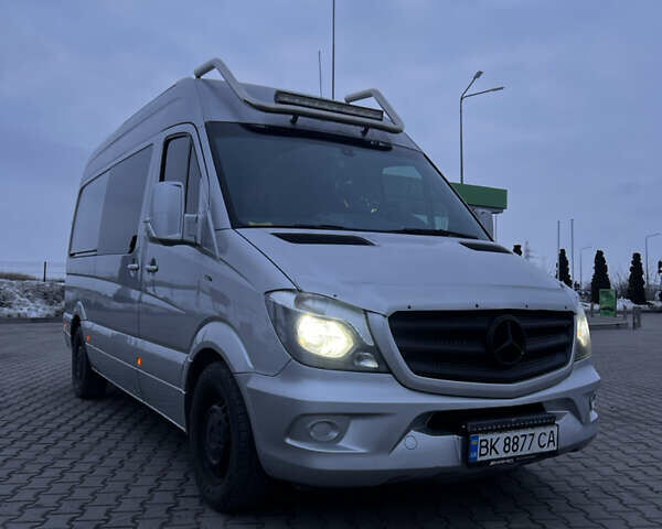 Серый Мерседес Sprinter, объемом двигателя 2.2 л и пробегом 175 тыс. км за 24900 $, фото 1 на Automoto.ua