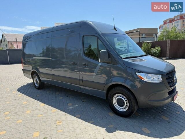 Серый Мерседес Sprinter, объемом двигателя 2.9 л и пробегом 213 тыс. км за 24900 $, фото 1 на Automoto.ua