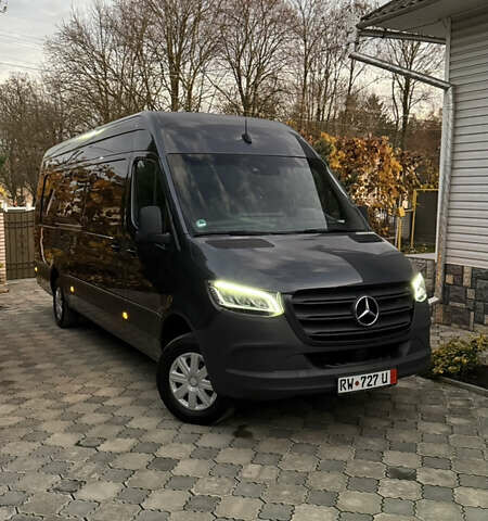 Серый Мерседес Sprinter, объемом двигателя 2.14 л и пробегом 217 тыс. км за 40533 $, фото 1 на Automoto.ua
